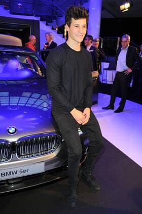 Wincent Weiss, Saenger Exclusive Premiere des neuen BMW 540i Limousine im BMW Haus am Kurfuestendamm in Berlin am 01.02.2017