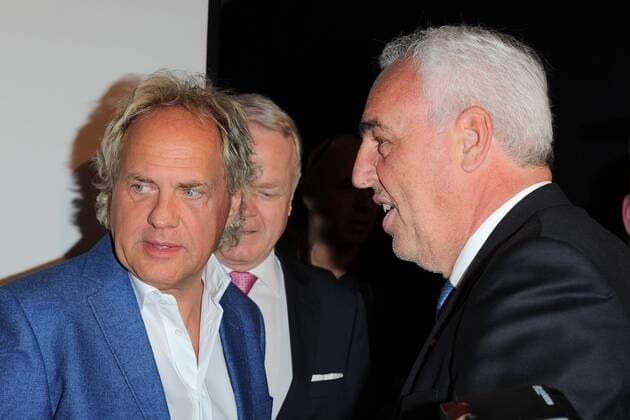 Uwe Ochsenknecht, Hans-Reiner Schroeder (Direktor BMW Berlin Group) , Philipp von Sahr Exclusive Premiere des neuen BMW 540i Limousine im BMW Haus am Kurfuestendamm in Berlin am 01.02.2017