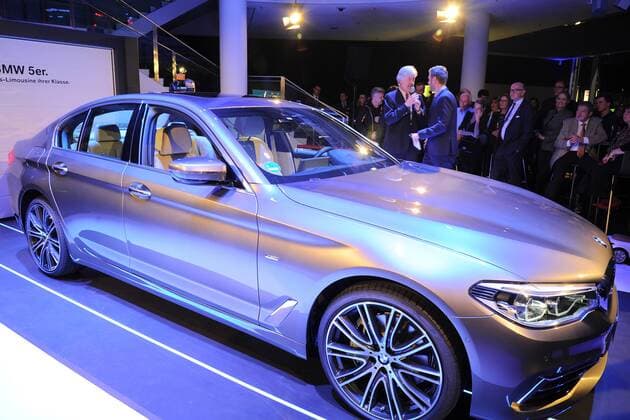 Die neue BMW 540i Limousinen Klasse Exclusive Premiere des neuen BMW 540i Limousine im BMW Haus am Kurfuestendamm in Berlin am 01.02.2017