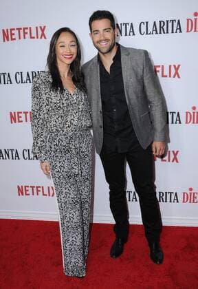 February 1, 2017 - Hollywood, CA, United States - 01 February 2017 - Hollywood, California - Cara Santana, Jesse Metcalfe. Premiere Of Netflix s Santa Clarita Diet held at ArcLight Cinemas Cinerama Dome. Photo Credit: AdMedia Hollywood United States - ZUMAa123 20170201_zaa_a123_074 Copyright: xBirdiexThompsonx
