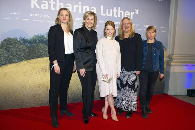 Julia von Heinz, Karola Wille, Karoline Schuch, Jana Brandt und Daniela Knapp bei der Premiere des Fernsehfilms Katharina Luther in der Französischen Friedrichstadtkirche. Berlin, 01.02.2017 Foto:xC.xBehringx xFuturexImage