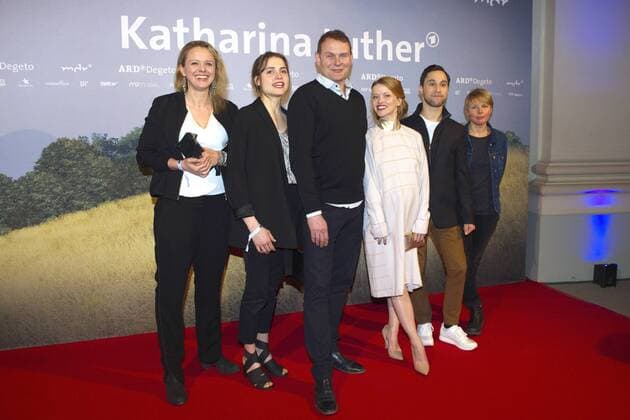 Julia von Heinz, Mala Emde, Devid Striesow, Karoline Schuch, Ludwig Trepte und Daniela Knapp bei der Premiere des Fernsehfilms Katharina Luther in der Französischen Friedrichstadtkirche. Berlin, 01.02.2017 Foto:xC.xBehringx xFuturexImage