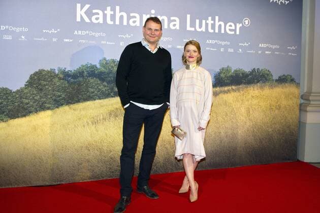 Devid Striesow und Karoline Schuch bei der Premiere des Fernsehfilms Katharina Luther in der Französischen Friedrichstadtkirche. Berlin, 01.02.2017 Foto:xC.xBehringx xFuturexImage