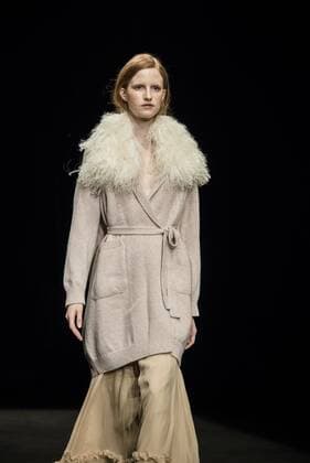 080 Barcelona Fashion Week - Lebor Gabala Modenschau February 2, 2017 - Barcelona, Catalonia, Spain - A model walks the runway at the Lebor Gabala fashion show presenting the new Autumn Winter 2017 collection during 080 Barcelona Fashion Week Barcelona Spain - ZUMAo105 20170202_zap_o105_187 Copyright: xMatthiasxOesterlex