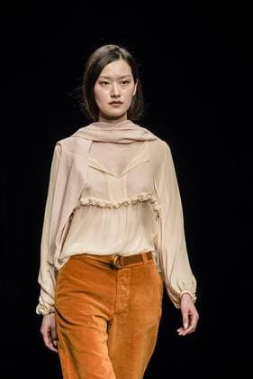 080 Barcelona Fashion Week - Lebor Gabala Modenschau February 2, 2017 - Barcelona, Catalonia, Spain - A model walks the runway at the Lebor Gabala fashion show presenting the new Autumn Winter 2017 collection during 080 Barcelona Fashion Week Barcelona Spain - ZUMAo105 20170202_zap_o105_193 Copyright: xMatthiasxOesterlex