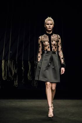 Bilder des Tages 080 Barcelona Fashion Week - Justicia Ruano Modenschau February 2, 2017 - Barcelona, Catalonia, Spain - A model walks the runway at the Justicia Ruano fashion show presenting the new Hedonism collection during 080 Barcelona Fashion Week Barcelona Spain - ZUMAo105 20170202_zap_o105_250 Copyright: xMatthiasxOesterlex