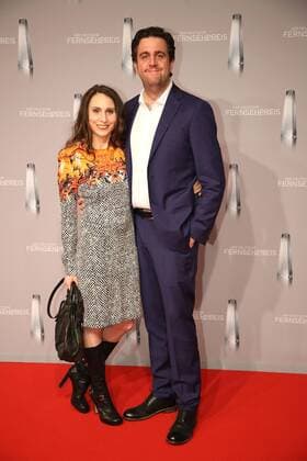 Bastian Pastewka und seine Ehefrau Heidrun Buchmaier bei der Verleihung Deutscher Fernsehpreis am 02.02.17 in Düsseldorf Deutscher Fernsehpreis Verleihung 2017 in Duesseldorf 