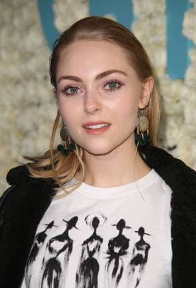 February 2, 2017 - New York, New York, U.S. - ANNA SOPHIA ROBB attends the New York premiere of the sixth and final season of Girls on HBO.February 2, 2017.Alice Tully Hall, Lincoln Center, NYC.Photos by , Photos Inc.2017 New York U.S. - ZUMAms4_ 20170202_zaf_ms4_009 Copyright: xSoniaxMoskowitzx