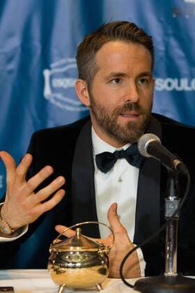 Actor Ryan Reynolds answers questions from reporters after being awarded the Harvard University Hasty Pudding Theatricals 2017 Man of the Year inside Farkas Hall in Cambridge, Massachusetts on February 3, 2017.  BOS20170203006 MATTHEWxHEALEY