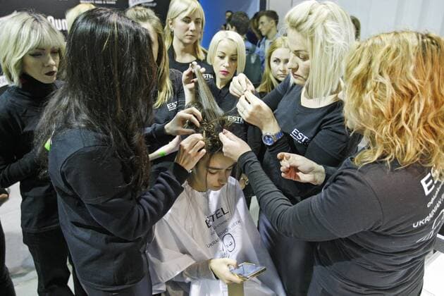 February 4, 2017 - Kiev, Ukraine - A model is being prepared during the Ukrainian Fashion Week FW 2017 18, at Mystetskyi Arsenal in Kiev, Ukraine, 4 February 2017. The event presents Fall-Winter 2017 18 collections by Ukrainian and International designers, from 4 to 8 February. Kiev Ukraine  - ZUMAn230 20170204_zaa_n230_139 Copyright: xStrx