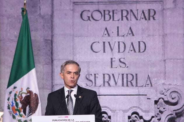 Mexico City s Governor Miguel Angel Mancera speaks during the promulgation of the first Constitution of the capital in Mexico City, Mexico, 5 February 2017. EFE Sashenka Gutierrez PRESENTATION OF MEXICO CITY S FIRST CONSTITUTION !ACHTUNG: NUR REDAKTIONELLE NUTZUNG!  MEX001 20170205-636219180726482749