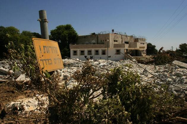 Sep 08, 2005; Kfar Darom, ISRAEL; The synagog in the evacuated Jewish settlement of Kfar Darom in Gush Katif on Sept. 8, 2005. Mandatory - ZUMAn89_ 20050908_jac_n89_502 Copyright: xNadavxNeuhausx