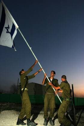 Sep 11, 2005; Gush Katif, GAZA STRIP; Israeli troops complete their withdrawal from the Gaza Strip, more than 38 years after capturing the narrow coastal area. Mandatory - ZUMAn89_ 20050911_mkh_n89_203 Copyright: xNadavxNeuhausx