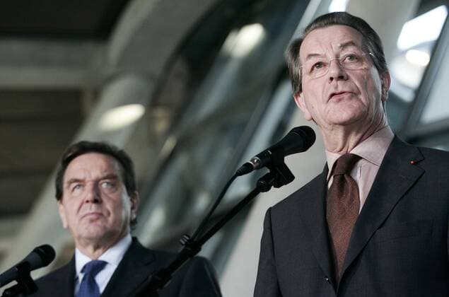 Oct 05, 2005 - Berlin, GERMANY - Germany faces its first coalition government of Social Democrats and Christian Democrats since 1969 after Chancellor GERHARD SCHROEDER and opposition leader Angela Merkel held constructive talks to overcome an election stalemate. Schroeder and Merkel agreed a new round of talks on Oct. 5 after meeting for exploratory discussions. PICTURED: Chancellor GERHARD SCHROEDER and SPD chairman FRANZ MUENTEFERING. - ZUMAkg1_ 20051005_olc_k98_713 Copyright: xJochenxZickx