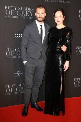 Bilder des Tages Jamie Dornan und Dakota Johnson bei der Fifty Shades of Grey - Gefährliche Liebe Film Premiere am 7.02.2017 in Hamburg Fifty Shades of Grey- Gefaehrliche Liebe Filmpremiere in Hamburg, 2017 