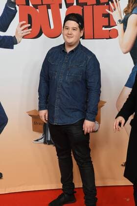 Comedian Chris Tall posiert am 07.02.2017 in Köln bei der Premiere des Films Schatz nimm Du sie .