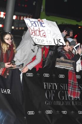 Fans bei der Europapremiere des Kinofilms Fifty Shades of Grey - Gefährliche Liebe Fifty Shades Darker im Cinemaxx Dammtor. Hamburg, 07.02.2017 Foto:xH.xHartmannx xFuturexImage