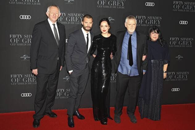 Paul Steinschulte, Jamie Dornan, Dakota Johnson, James Foley und E.L. James bei der Europapremiere des Kinofilms Fifty Shades of Grey - Gefährliche Liebe Fifty Shades Darker im Cinemaxx Dammtor. Hamburg, 07.02.2017 Foto:xH.xHartmannx xFuturexImage