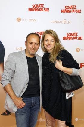 Erdogan Atalay mit Lebensgefährtin Katja Ohneck bei der Premiere des Kinofilms Schatz, nimm Du sie! im Cineplex. Köln, 07.02.2017 Foto:xC.xHardtx xFuturexImage