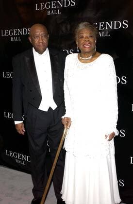 IMAGO ICONS: Maya Angelou May 14, 2005 - K43213VG.OPRAH WINFREY HOSTS LEGENDS BALL, A WHITE TIE GALA, TO PAY TRIBUTE TO WOMEN WHO HAVE PAVED THE WAY IN ARTS, ENTERTAINMENT, AND CIVIL RIGHTS AND BUILT A BRIDGE TO NOW .AT THE BACARA RESORT, SANTA BARBARA, CALIFORNIA 05-14-2005. VALERIE GOODLOE- 2005.DR MAYA ANGELOU - ZUMAg49_ 20050514_gaf_g158_533 Copyright: xValeriexGoodloex