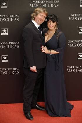 Bilder des Tages British writer Erika Leonard Mitchell (L) and his husband Niall Leonard (R) at their arrival to the presentation of Fifty Shades Darker held at Kinepolis cinema of Madrid, Spain on 08 February 2017. The film will screen upcoming 10 February. PRESENTATION OF FIFTY SHADES DARKER !ACHTUNG: NUR REDAKTIONELLE NUTZUNG!  Copyright: xJuanJoxMartínx 20170208-636221843377599974