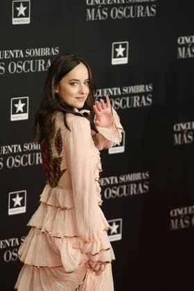 US actress Dakota Johnson poses at her arrival to the presentation of Fifty Shades Darker held at Kinepolis cinema of Madrid, Spain on 08 February 2017. The film will screen upcoming 10 February. PRESENTATION OF FIFTY SHADES DARKER !ACHTUNG: NUR REDAKTIONELLE NUTZUNG!  Copyright: xJuanJoxMartínx 20170208-636221861878049191