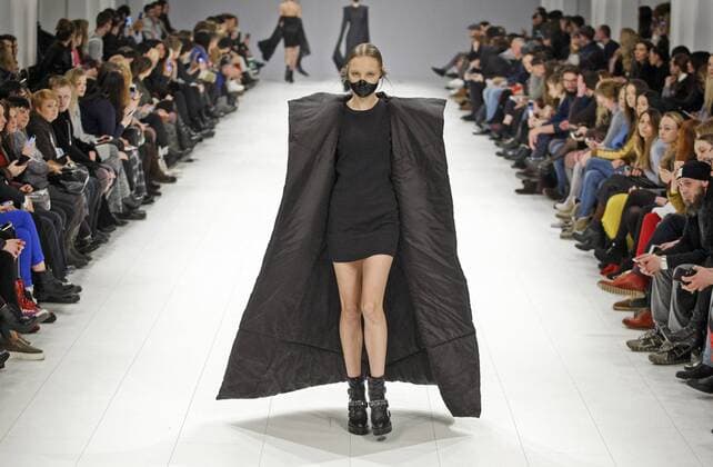 February 8, 2017 - Kiev, Ukraine - A model presents a creation by Ukrainian designer IVAN FOTESKO, during the Ukrainian Fashion Week in Kiev, Ukraine, on 08 February 2017. The fashion event presents Fall Winter 2017 18 collections by Ukrainian and International designers from 4 to 8 February. Kiev Ukraine - ZUMAg194 20170208_zap_g194_001 Copyright: xSergxGlovnyx
