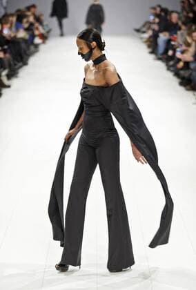 February 8, 2017 - Kiev, Ukraine - A model presents a creation by Ukrainian designer IVAN FOTESKO, during the Ukrainian Fashion Week in Kiev, Ukraine, on 08 February 2017. The fashion event presents Fall Winter 2017 18 collections by Ukrainian and International designers from 4 to 8 February. Kiev Ukraine - ZUMAg194 20170208_zap_g194_037 Copyright: xSergxGlovnyx