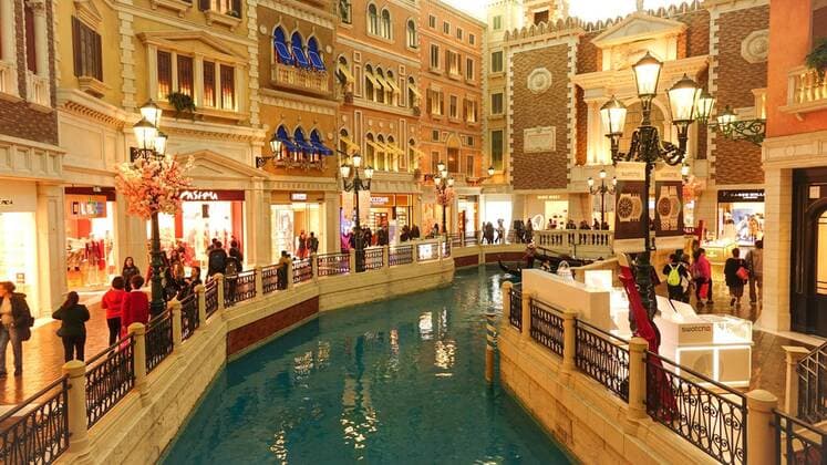 February 2, 2017 - Macau, Macau, China - Guizhou, CHINA-February 2 2017: (EDITORIAL USE ONLY. CHINA OUT)..The Venetian Macau in south China s Macau, February 2nd, 2017. The Venetian Macau is a luxury hotel and casino resort in Macau owned by the American Las Vegas Sands company. The Venetian is a 39-story casino hotel on the Cotai Strip in Macau. The 10,500,000-square-foot Venetian Macao is modeled on its sister casino resort The Venetian Las Vegas, and is the seventh-largest building in the world by floor area. The Venetian Macao is also the largest casino in the world, and the largest single structure hotel building in Asia. Macau China  - ZUMAs145 20170202_zaa_s145_222 Copyright: xZhongxQiuyanx