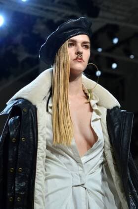 Bilder des Tages A model walks the runway at the Nicholas K fashion show at New York Fashion Week: The Shows at Gallery 2 Skylight Clarkson Sq on February 9, 2017 in New York City.  NYP20170209810 ANDREAxHANKS