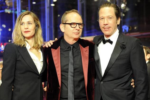 Bilder des Tages 67. Berlinale - Premiere Eröffnungsfilm Django Schauspielerin Cecile de France, Regisseur Etienne Comar und Schauspieler Reda Kateb anlässlich der Eröffnung der 67. Berlinale mit dem Film DJANGO snapshot-photography K.M.Krause