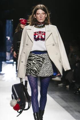 A model presents the creations of the fall-winter collection of the Spanish brand Desigual during New York Fashion Week in New York, United States, 9 February 2016. DESIGUAL PRESENTS FALL WINTER COLLECTION IN NEW YORK !ACHTUNG: NUR REDAKTIONELLE NUTZUNG!  Copyright: xMiguelxRajmilx NYC001 20170209-636222714079364757