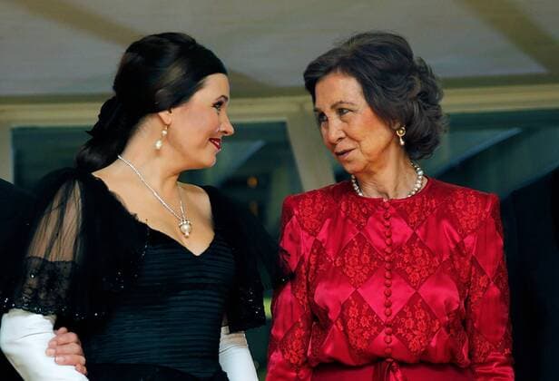 Bilder des Tages Spanish Queen Sofia (R) and Latvian soprano Marina Rebeka (L) during a break of La Traviata with stage director of US film maker Sofia Coppola and costumes designed by Valentino at Arts Palace of Valencia, eastern of Spain on 09 February 2017. OPENING OF LA TRAVIATA WITH STAGE DIRECTOR OF US FILM MAKER SOFIA COPPOLA AND COSTUMES DESIGNED BY VALENTINO !ACHTUNG: NUR REDAKTIONELLE NUTZUNG!  Copyright: xJuanxCarlosxCárdenasx LKJ01 20170209-636222718832622649