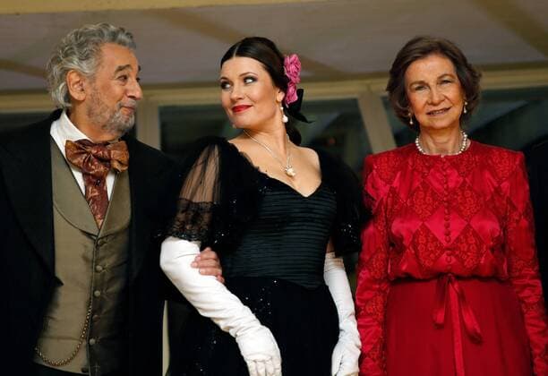 Bilder des Tages Spanish Queen Sofia (R), tenor Placido Domingo (L) and Latvian soprano Marina Rebeka (C) during a break of La Traviata with stage director of US film maker Sofia Coppola and costumes designed by Valentino at Arts Palace of Valencia, eastern of Spain on 09 February 2017. OPENING OF LA TRAVIATA WITH STAGE DIRECTOR OF US FILM MAKER SOFIA COPPOLA AND COSTUMES DESIGNED BY VALENTINO !ACHTUNG: NUR REDAKTIONELLE NUTZUNG!  Copyright: xJuanxCarlosxCárdenasx LKJ01 20170209-636222719488746031