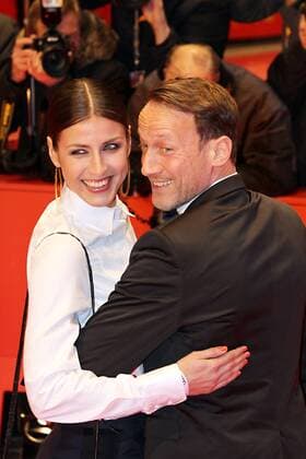 Bilder des Tages 67. Berlinale - Premiere Eröffnungsfilm Django Eröffnung der 67.Berlinale in Berlin Berlinale Palast - Wotan Wilke Möhring und Freundin Cosima Lohse 67. Berlinale