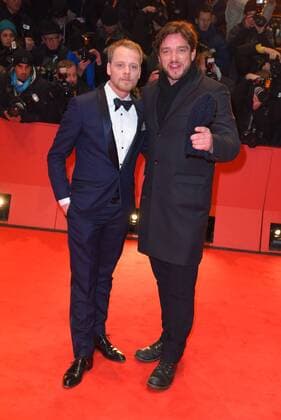 67. Berlinale - Premiere Eröffnungsfilm Django Stefan Konarske, Ronald Zehrfeld 67. Internationale Filmfestspiele Berlin (Berlinale) -Eröffnungsgala im Berlinale Palast am Potsdamer Platz in Berlin am 09.02.2017