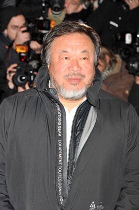 67. Berlinale - Premiere Eröffnungsfilm Django 67th Berlin International Film Festival. Festival Internazionale del Cinema di Berlino. Red Carpet film Django . Pictured: Ai Weiwei  Copyright: xLennyx xIPAx xPoolxRoma2x