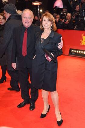 67. Berlinale - Premiere Eröffnungsfilm Django Senta Berger mit Ehemann Michael Verhoeven 67. Internationale Filmfestspiele Berlin (Berlinale) -Eröffnungsgala im Berlinale Palast am Potsdamer Platz in Berlin am 09.02.2017