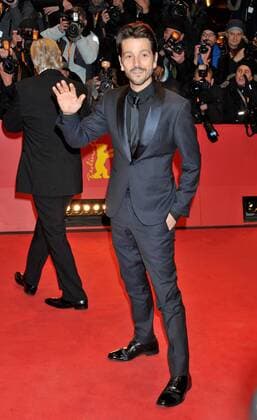 67. Berlinale - Premiere Eröffnungsfilm Django 67th Berlin International Film Festival. Festival Internazionale del Cinema di Berlino. Red Carpet film Django . Pictured: Diego Luna  Copyright: xLennyx xIPAx xPoolxRoma2x