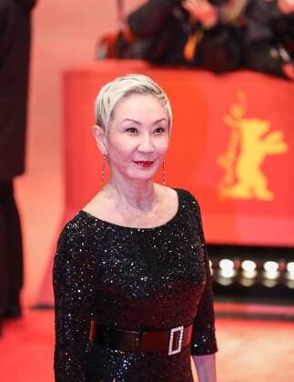 (170210) -- BERLIN, Feb. 10, 2017 -- Chinese Hong Kong film producer Nansun Shi poses for photos on the red carpet of the opening ceremony of the 67th Berlinale International Film Festival in Berlin, capital of Germany, on Feb. 9, 2017. The 67th Berlinale International Film Festival opened Thursday with screening of the French film Django . )(yk) GERMANY-BERLIN-67TH BERLINALE-OPENING CEREMONY ShanxYuqi 