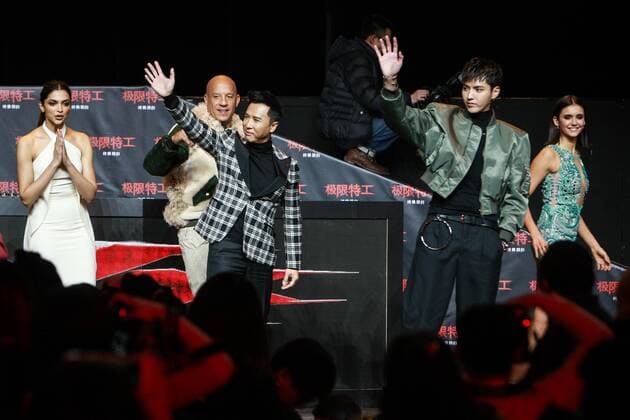 (170210) -- BEIJING, Feb. 9, 2017 -- Main actors wave as attending the premiere of film xXx: The Return of Xander Cage in Beijing, capital of China, Feb. 9, 2017. This Paramount s film, the third one in the xXx franchise, will be screened in the Chinese mainland on Feb. 9. ) (ry) CHINA-BEIJING-FILM-PREMIERE (CN) ZhengxHuansong 
