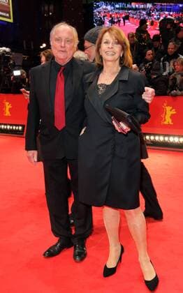 Senta Berger und Mann Michael Verhoeven vor dem Berlinale Palast Theater am Potsdamer Platz, Marlene-Dietrich-Platz, Berlin, bei der Premiere zu dem Film - Django - im Rahmen der 67. Berlinale Internationale Filmfestspiele 66th Berlin International Film Festival Berlinale 2016, La Berlinale - Le 66e festival international du film de Berlin. Copyright imago stock&people GmbH Tinkeres Datum: 09.02.2017 Berlinale Django