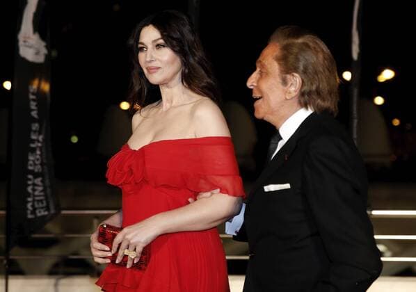 Italian actress Monica Bellucci (L) Italian designer Valentino pose for the media during the opening of La Traviata opera, with stage director of US film maker Sofia Coppola and outfits designed by Valentino at Arts Palace of Valencia, eastern Spain on 09 February 2017. OPENING OF LA TRAVIATA OPERA !ACHTUNG: NUR REDAKTIONELLE NUTZUNG!  Copyright: xJuanxCarlosxCardenasx 20170210-636223247979131492