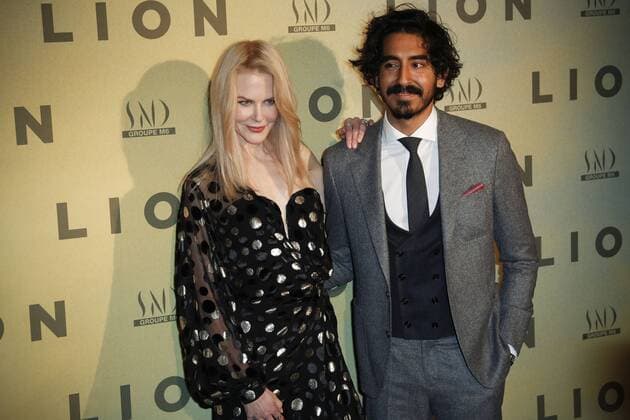 Nicole Kidman avec Dev Patel CELEBRITES : Premiere Filmpremiere Film Lion - Paris - 10 02 2017 GwendolineLeGoff Panoramic 