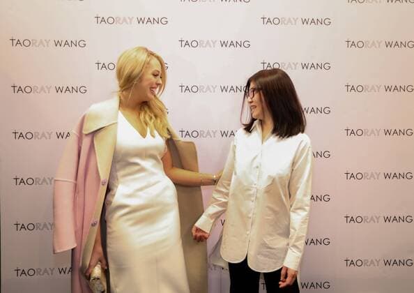(170211) -- NEW YORK, Feb. 11, 2017 -- Tiffany Trump (L) talks with Chinese designer Wang Tao at the backstage before the fashion show of Chinese designer Wang Tao during the New York Fashion Week in New York, the United States, on Feb. 11, 2017. At the invitation of the designer Wang Tao, Tiffany Trump, daughter of U.S. President Donald Trump, watched the Taoray Wang show as a guest on Saturday. ) U.S.-NEW YORK-FASHION WEEK-TIFFANY TRUMP WangxYing 
