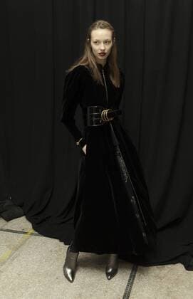 USA: New York Fashion week Fall 2017 Jill Stuart Model shows off dress by Jill Stuart backstage in preparation for presentation during New York Fashion week Fall 2017 at 195 Broadway.  LevxRadin