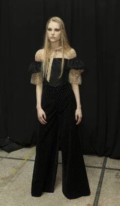 USA: New York Fashion week Fall 2017 Jill Stuart Model shows off dress by Jill Stuart backstage in preparation for presentation during New York Fashion week Fall 2017 at 195 Broadway.  LevxRadin