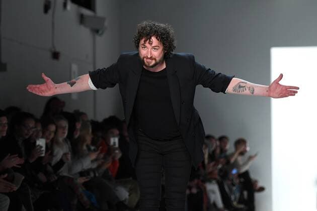 Bilder des Tages Designer Marcel Ostertag steps out on the runway after his fashion show at New York Fashion Week: The Shows at Gallery 3 Skylight Clarkson Sq on February 12, 2017 in New York City.  NYP20170212911 ANDREAxHANKS