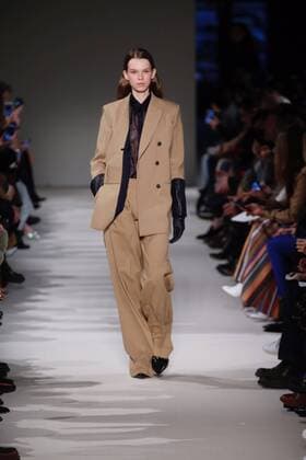 . 12 02 2017. New York, United States. Victoria Beckham show at New York Fashion Week for Autumn Winter 2017  xi-Imagesx IIM-14378-0007