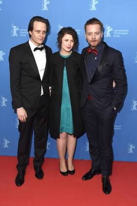 August Diehl, Hannah Steele und Stefan Konarske bei der Premiere von Le jeune Karl Marx The Young Karl Marx Der junge Karl Marx auf der Berlinale 2017 67. Internationale Filmfestspiele Berlin im Friedrichstadt-Palast. Berlin, 12.02.2017 Foto:xC.xNiehausx xFuturexImage